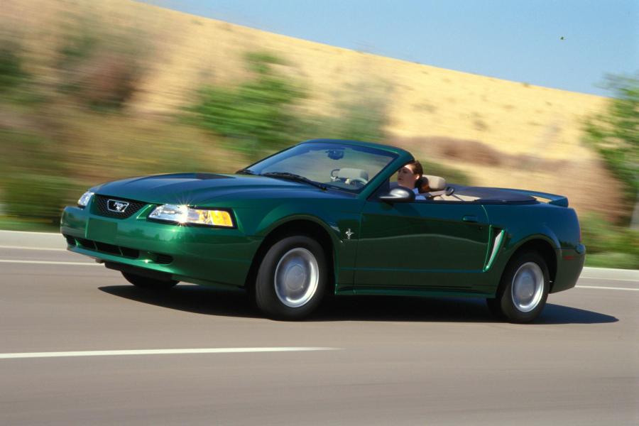  Ford Mustang 1999 года  (фото 14 из 60)